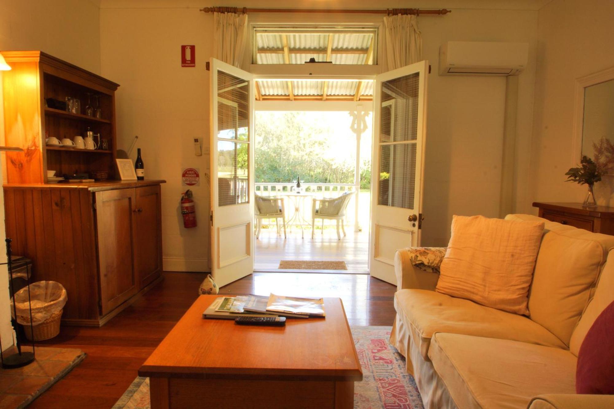 The Carriages Boutique Hotel And Vineyard Pokolbin Exteriör bild