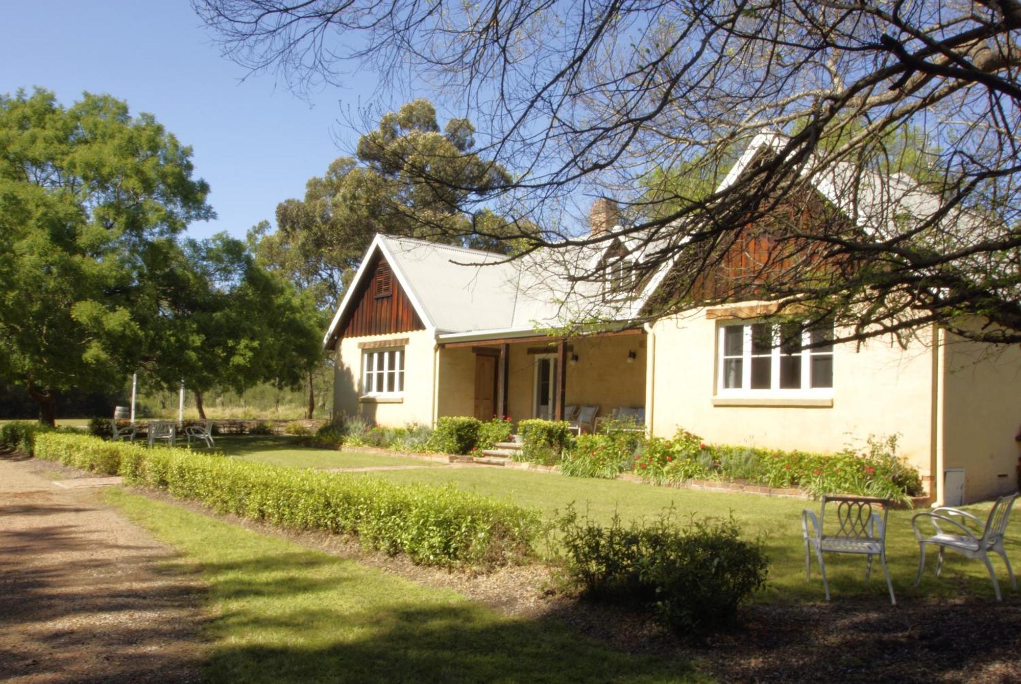 The Carriages Boutique Hotel And Vineyard Pokolbin Exteriör bild