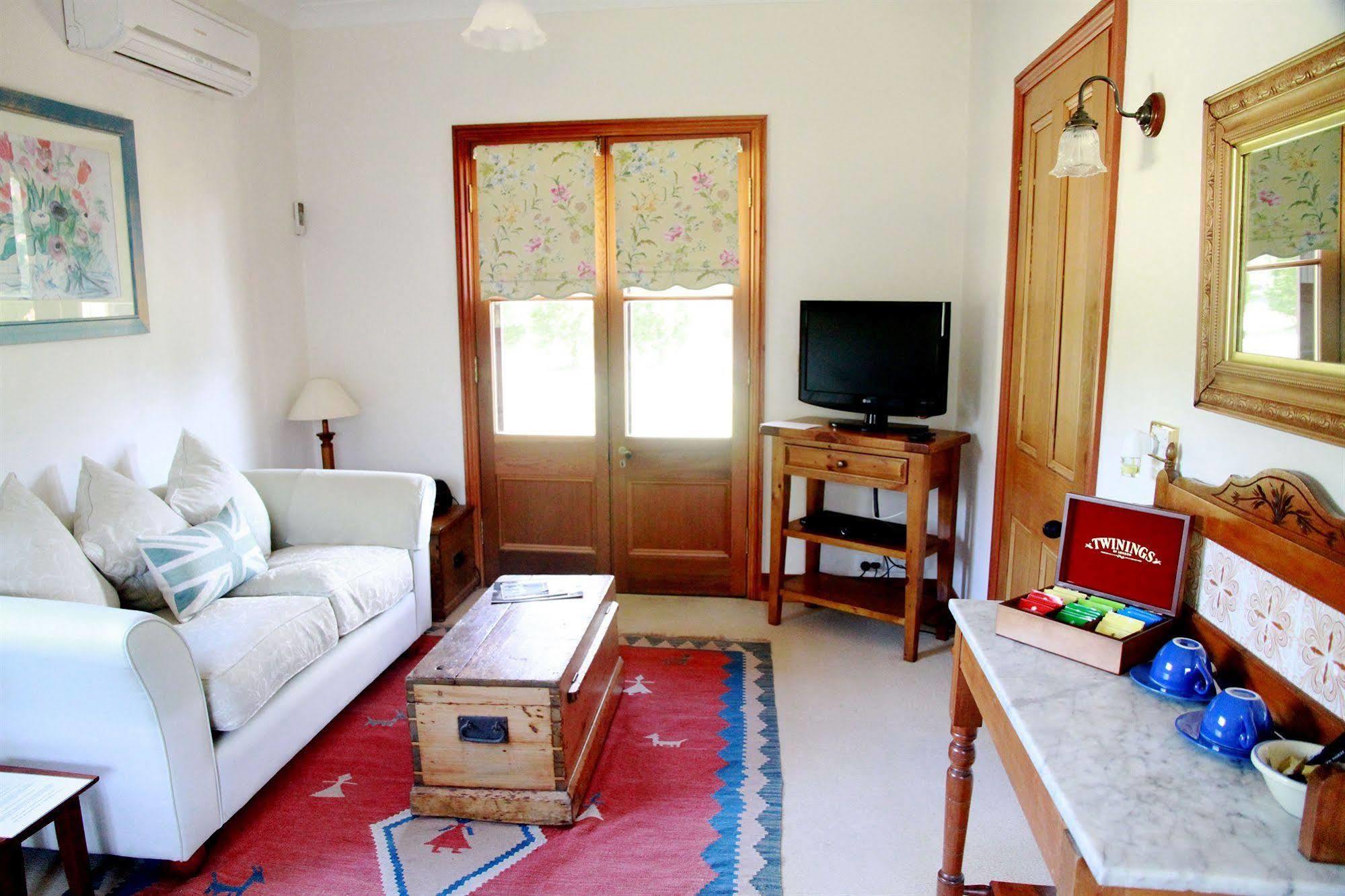 The Carriages Boutique Hotel And Vineyard Pokolbin Exteriör bild