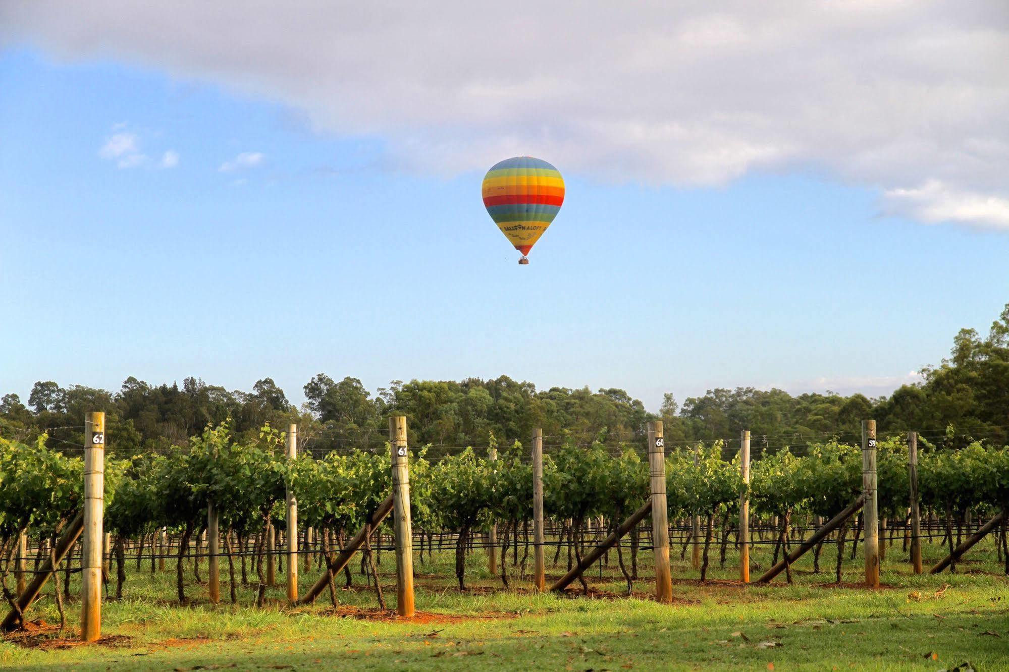 The Carriages Boutique Hotel And Vineyard Pokolbin Exteriör bild